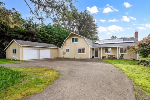 33251 Pacific Way, Fort Bragg, CA 95437