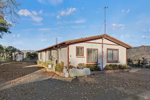 5431 Lake Ridge Rd, Ukiah, CA 95482