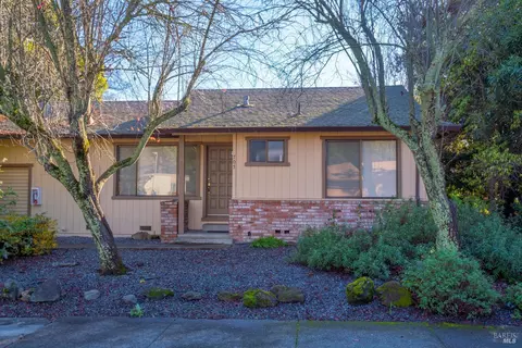705 Yosemite Dr, Ukiah, CA 95482 photo 7