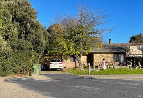 705 Yosemite Dr, Ukiah, CA 95482 photo 3