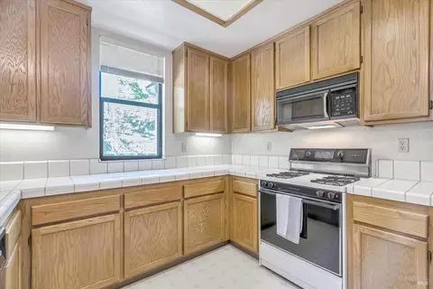 669 Cherry Ave, Sonoma, CA 95476 photo 11