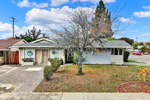 2501 Heather Dr, Fairfield, CA 94533