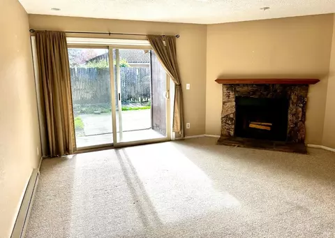 1569 Parkway Dr, Rohnert Park, CA 94928