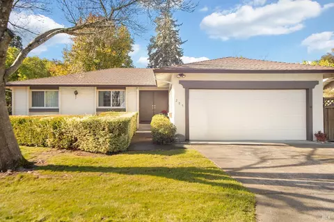 205 Temelec Cir, Sonoma, CA 95476