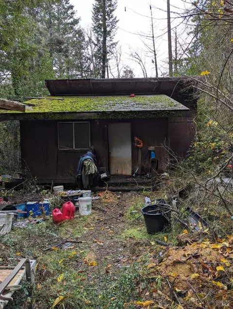 130 Little Dan Creek Rd, Leggett, CA 95585