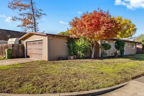 418 Bruce Ave, Rohnert Park, CA 94928