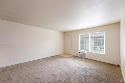 561-571 Leslie St, Ukiah, CA 95482 photo 5