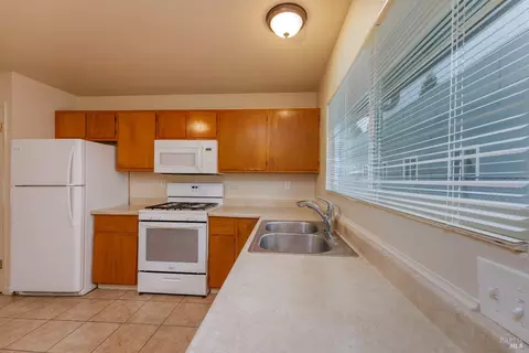 561-571 Leslie St, Ukiah, CA 95482 photo 9
