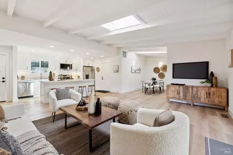 448 Via Herbosa, Novato, CA 94949