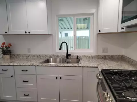 5767 Lois Ave, Santa Rosa, CA 95403