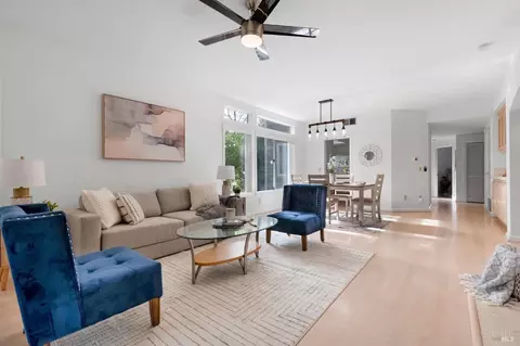 2080 Stonefield Ln, Santa Rosa, CA 95403