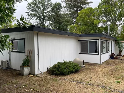 720 S Oak St, Ukiah, CA 95482 photo 2
