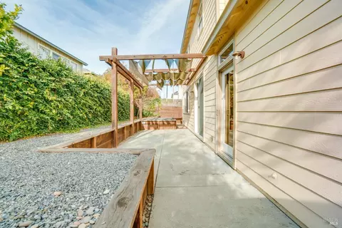 2335 Andre Ln, Santa Rosa, CA 95403 photo 23