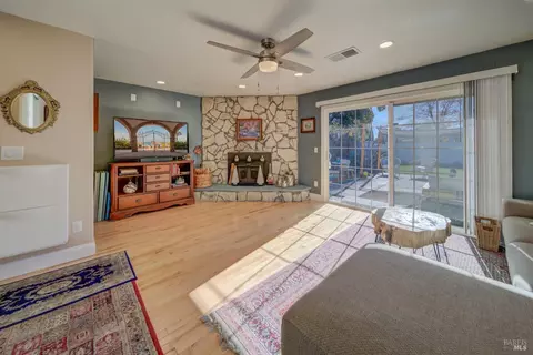 2810 Elmhurst Cir, Fairfield, CA 94533 photo 18