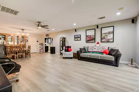 372 Grape St, Vacaville, CA 95688 photo 10