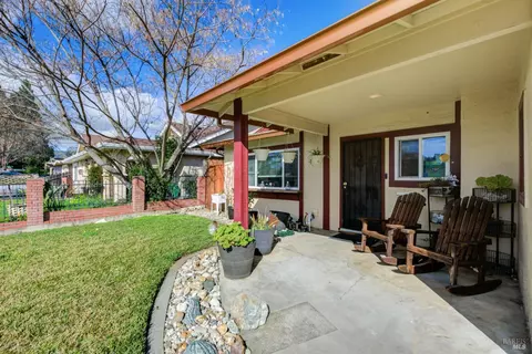 372 Grape St, Vacaville, CA 95688 photo 3