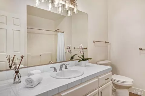Bath - 623 Cherry Ave, Sonoma, CA 95476 photo 3 of 4