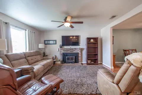 455 South Ct, Dixon, CA 95620 photo 8