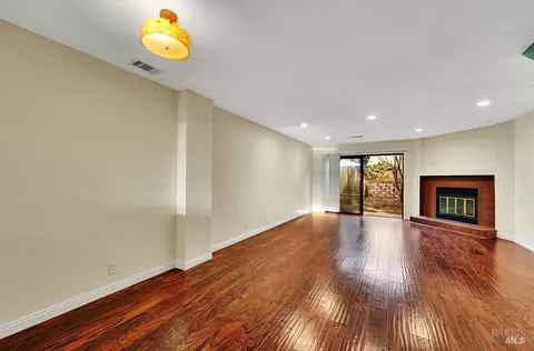 152 Nantucket Ln, Vallejo, CA 94590 photo 9