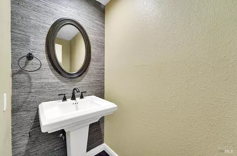 152 Nantucket Ln, Vallejo, CA 94590 photo 4