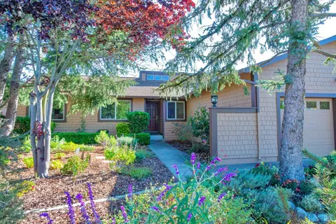 2318 Sean Ct, Santa Rosa, CA 95401