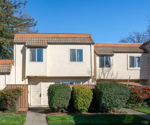 1748 Las Raposas Ct, Santa Rosa, CA 95409