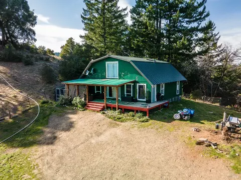 52180 N Hwy 101 Hwy, Laytonville, CA 95454