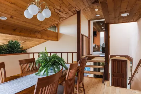 Dining - 21067 Heron Dr, Bodega Bay, CA 94923 photo 5 of 7
