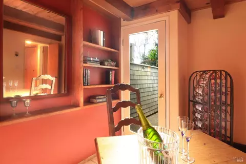 Dining - 21067 Heron Dr, Bodega Bay, CA 94923 photo 7 of 7