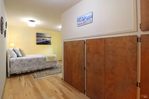 Bedroom - 21067 Heron Dr, Bodega Bay, CA 94923 photo 8 of 9