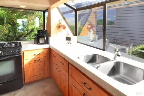Kitchen - 21067 Heron Dr, Bodega Bay, CA 94923 photo 2 of 7