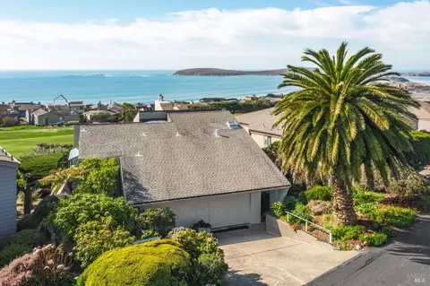 Exterior - 21067 Heron Dr, Bodega Bay, CA 94923 photo 2 of 9