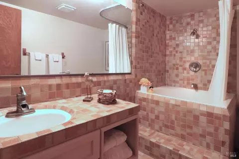 Bath - 21067 Heron Dr, Bodega Bay, CA 94923 photo 2 of 3