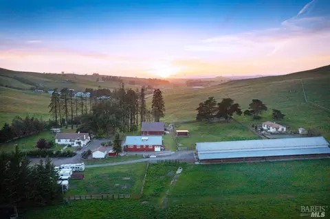 8610 Valley Ford Rd, Petaluma, CA 94952