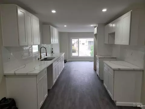 305 Colonial Park Cir, Santa Rosa, CA 95403