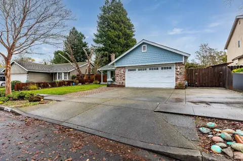 2422 Shoreline Dr, Napa, CA 94558