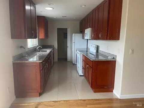 124 E Halabuk Ct, Vallejo, CA 94591 photo 2