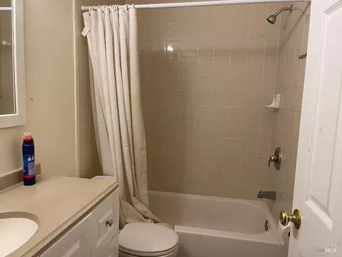 124 E Halabuk Ct, Vallejo, CA 94591 photo 8