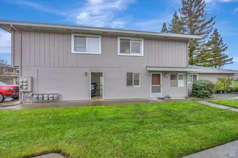 2622 Plata Ct, Santa Rosa, CA 95403