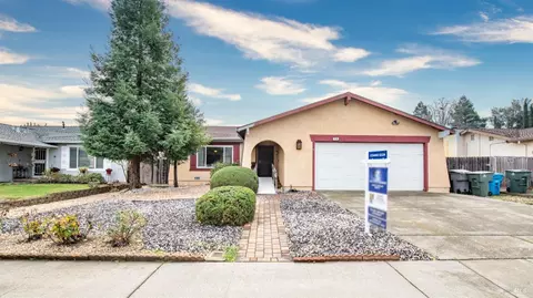 118 Caldwell Dr, Vacaville, CA 95687