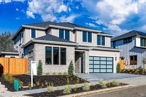 5903 Mountain Hawk Dr, Santa Rosa, CA 95409