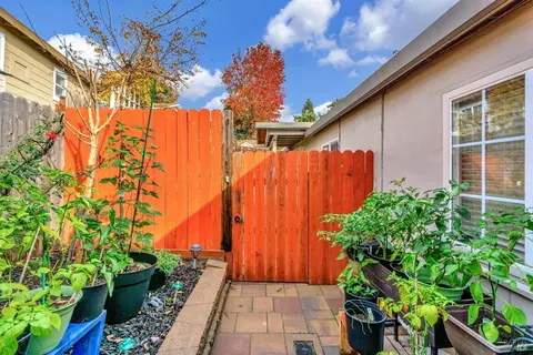 2475 Monterey Ave, Martinez, CA 94553 photo 5