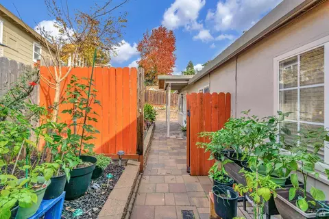 2475 Monterey Ave, Martinez, CA 94553 photo 6