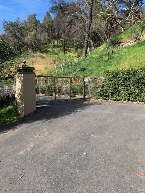 1910 Silverado Trl, Saint Helena, CA 94574