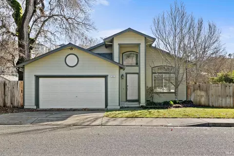 2431 Saint Yorre Ct, Ukiah, CA 95482