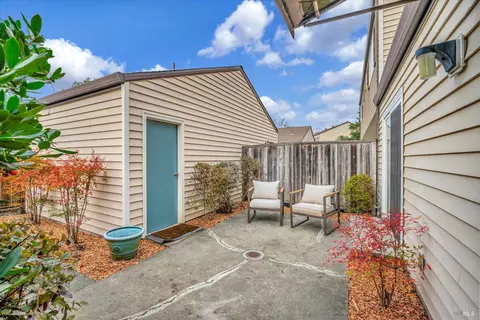 1644 Yardley St, Santa Rosa, CA 95403 photo 5