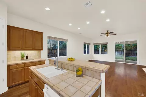 706 Eldridge Ave, Vacaville, CA 95688 photo 21