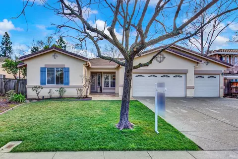 706 Eldridge Ave, Vacaville, CA 95688