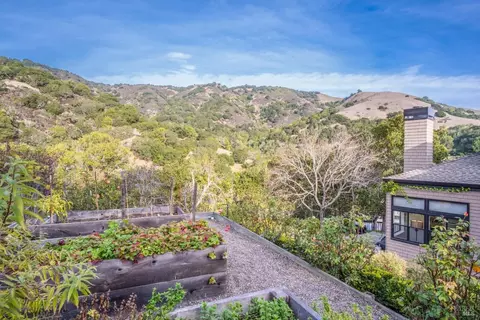 View/Area - 57 Bridgegate Dr, San Rafael, CA 94903 photo 3 of 7