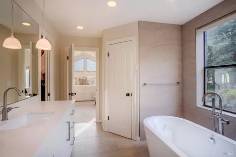 Bath - 57 Bridgegate Dr, San Rafael, CA 94903 photo 4 of 13
